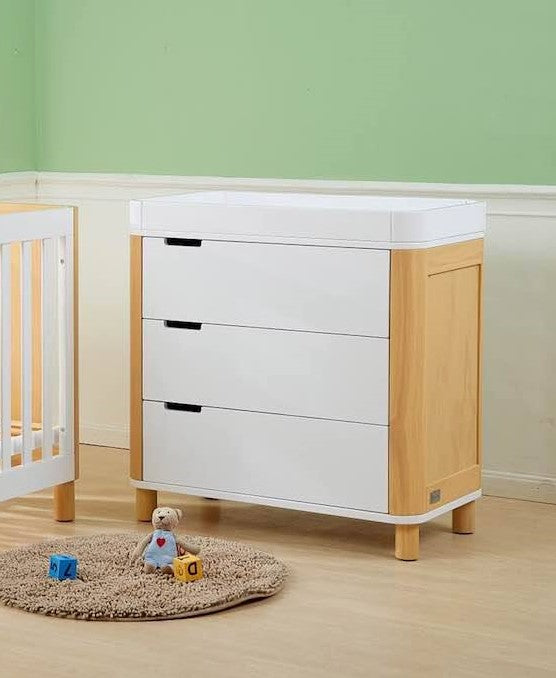Rever Baby Aaron chest with change table top